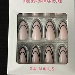 RILEY ROSE PRESS-ON MANICURE